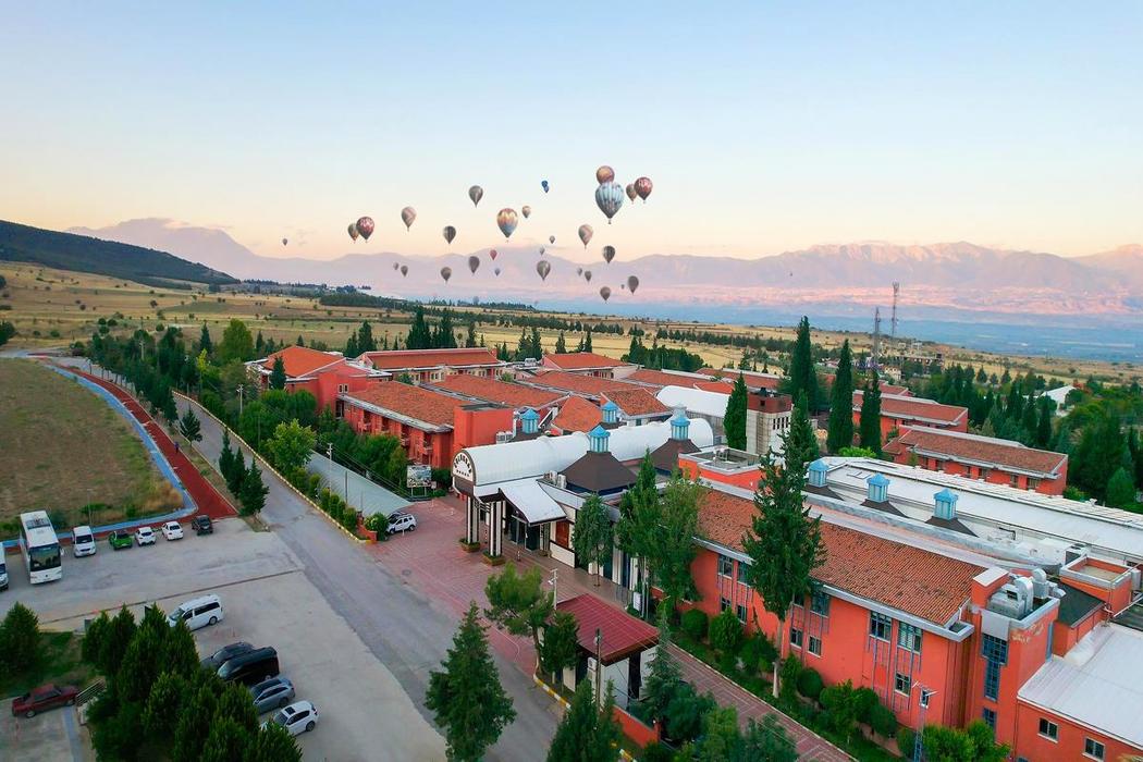 Colossae Thermal Spa Hotel